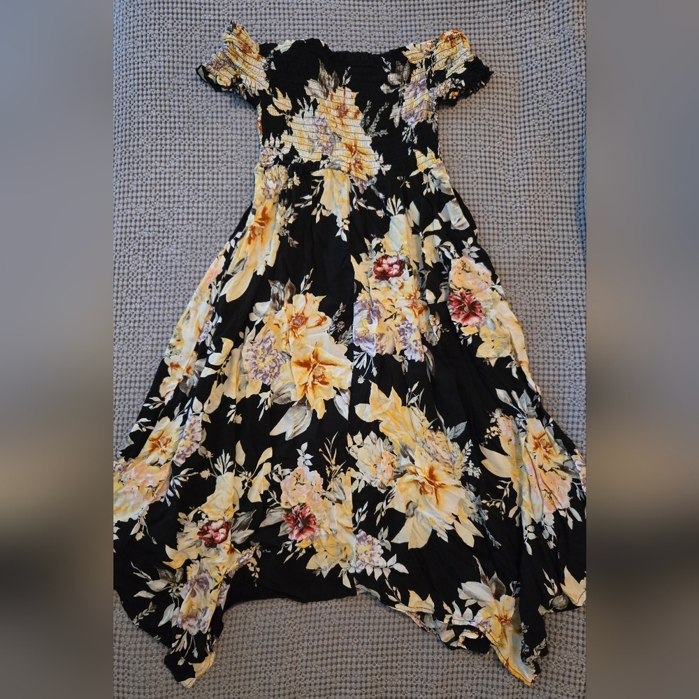 Sahara Maxi Dress Black and Floral Size 7